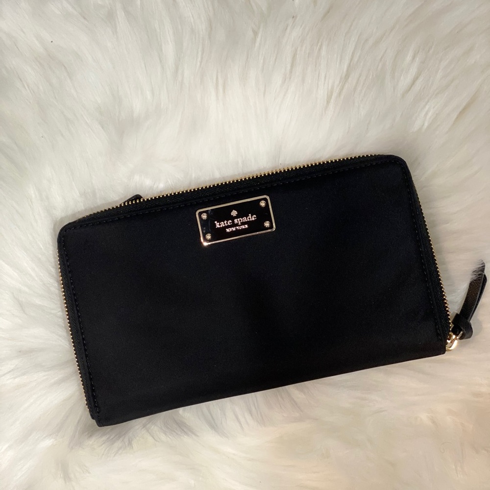 (NEW) Kate Spade Travel Wallet